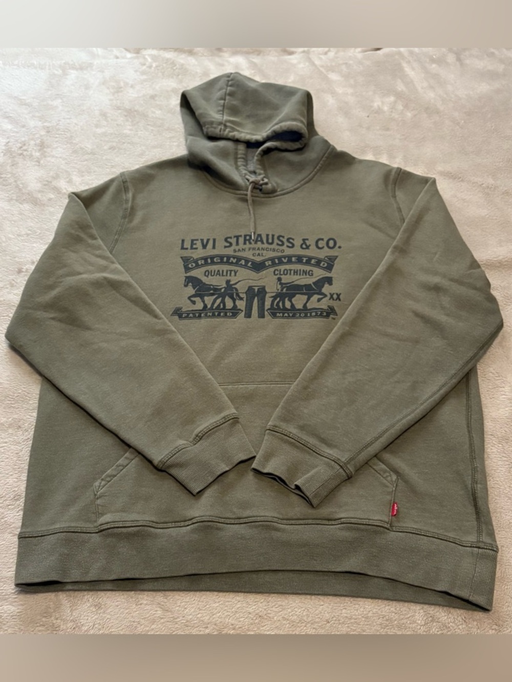 Vintage Levi’s Olive Green Two-Horse Graphic Hoodie – Men’s L